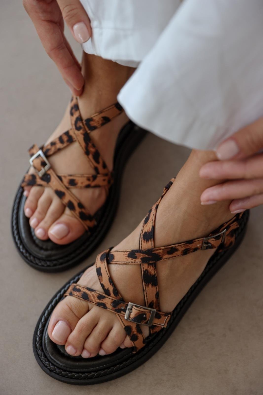 Leopard Cross Strap Detailed Women's Sandals