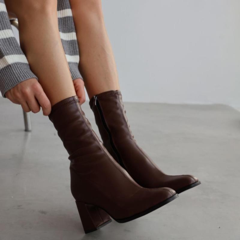 Short Heeled Stretch Boots