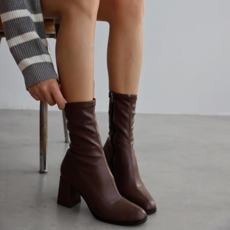 Short Heeled Stretch Boots