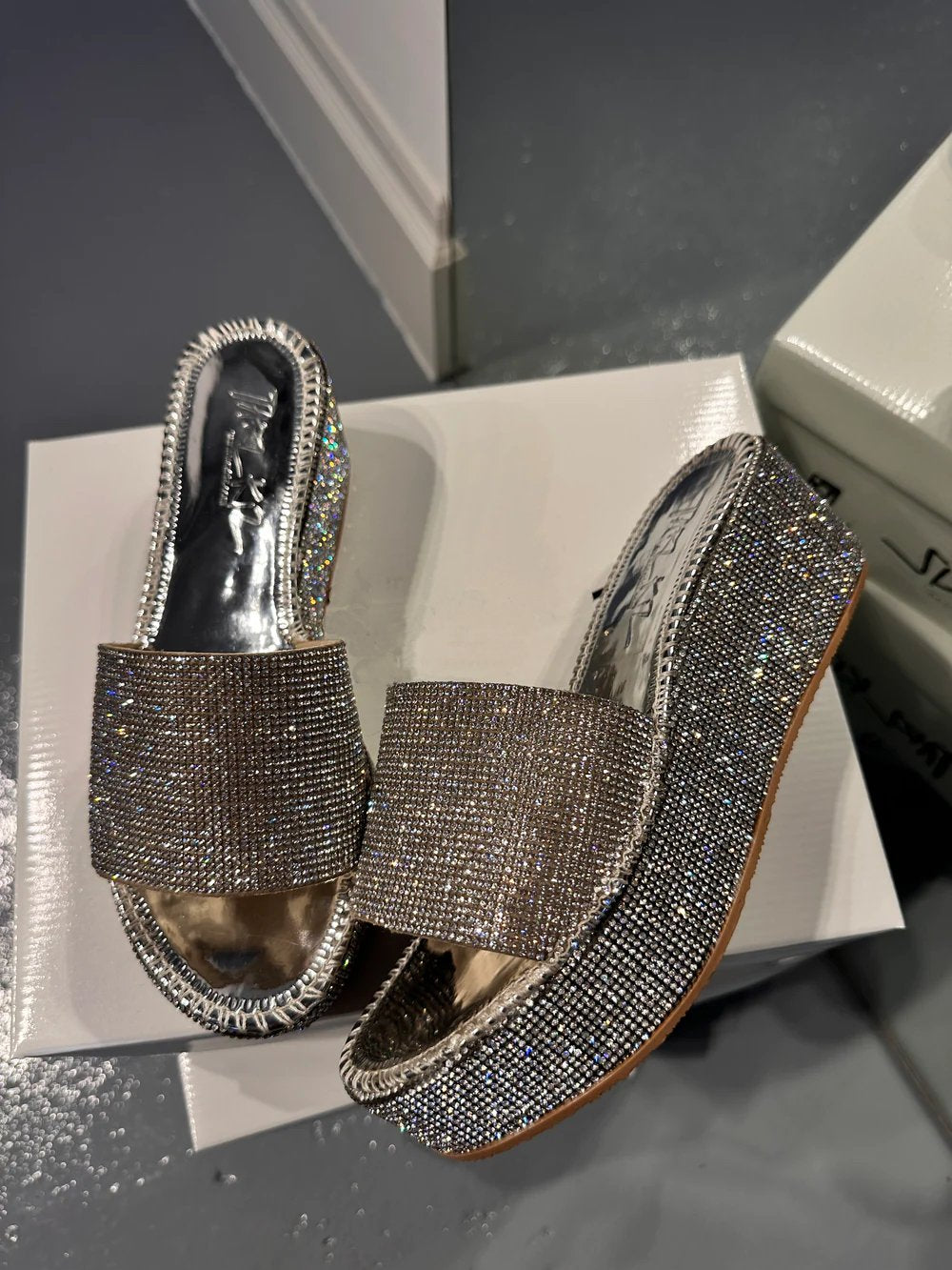 🔥Last Day 49% OFF - Summer New Elegant Silver Slippers