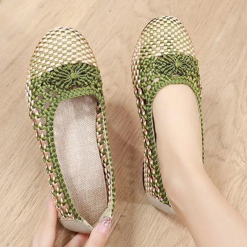 Hand-woven mesh flats