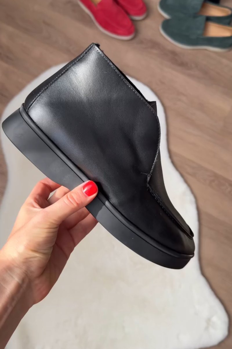 Women's Black Leather Slip-On Loafers